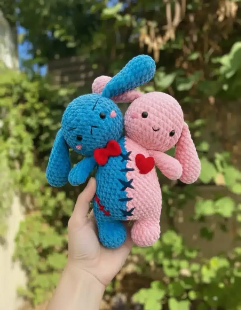 Elephant Family Amigurumi: Free Pattern with Beach Day Accessories